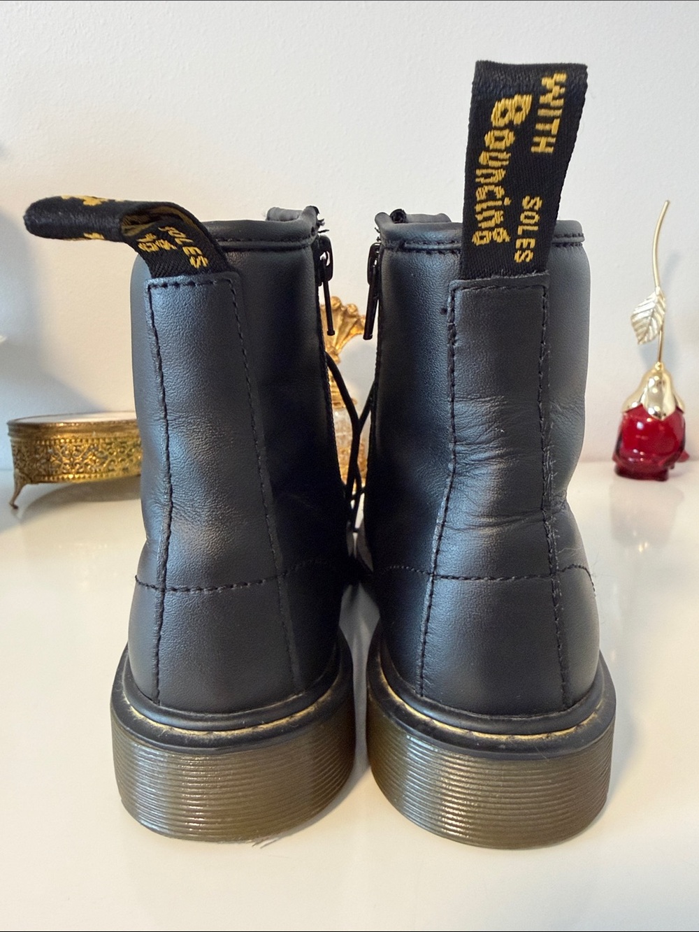 Dr. Martens 🖤🦋 - Picture 4 of 5